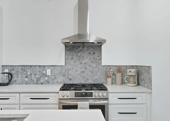 Holiday home 2 Bedroom 2 And A Half Bath Townhouse Stadium And Downtown Nearby