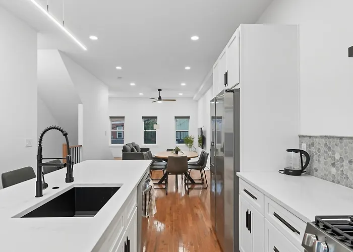 Holiday home 2 Bedroom 2 And A Half Bath Townhouse Stadium And Downtown Nearby