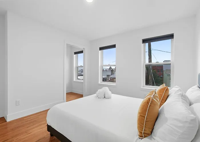2 Bedroom 2 And A Half Bath Townhouse Stadium And Downtown Nearby