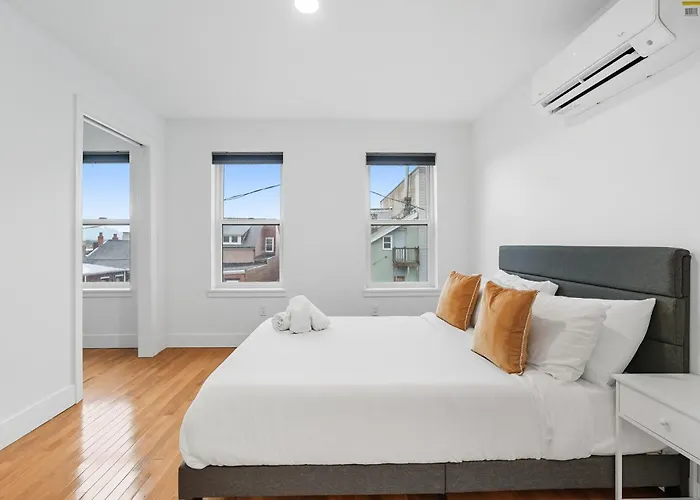 2 Bedroom 2 And A Half Bath Townhouse Stadium And Downtown Nearby *