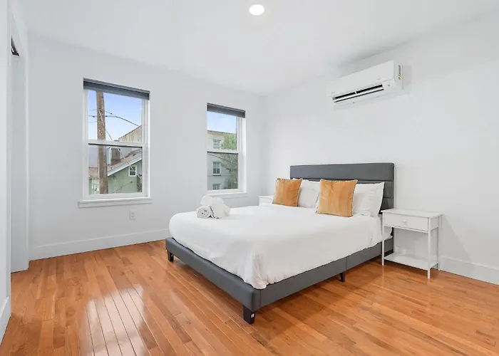 2 Bedroom 2 And A Half Bath Townhouse Stadium And Downtown Nearby