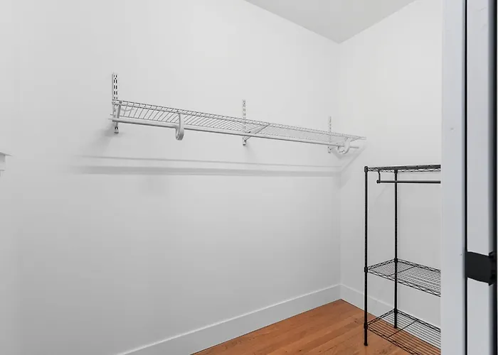 2 Bedroom 2 And A Half Bath Townhouse Stadium And Downtown Nearby Holiday home